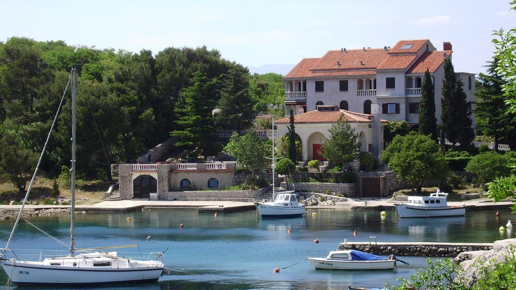 Vila Jadranka Apartments And Rooms Omisalj Bilik gambar