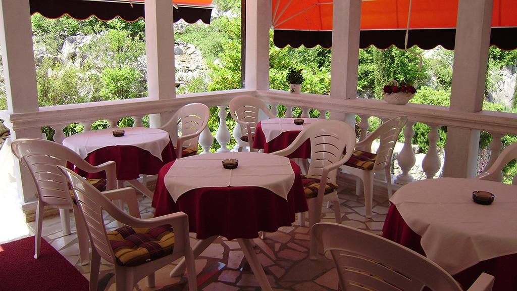 Vila Jadranka Apartments And Rooms Omisalj Luaran gambar